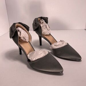 Journee Collection Tanzi Heels Grey size 8
